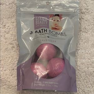 3 bathbombs